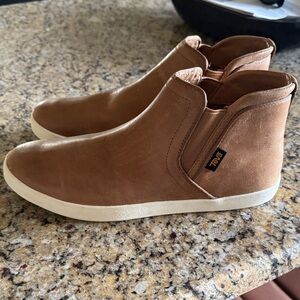 Teva Tan Leather High-Top Sneakers